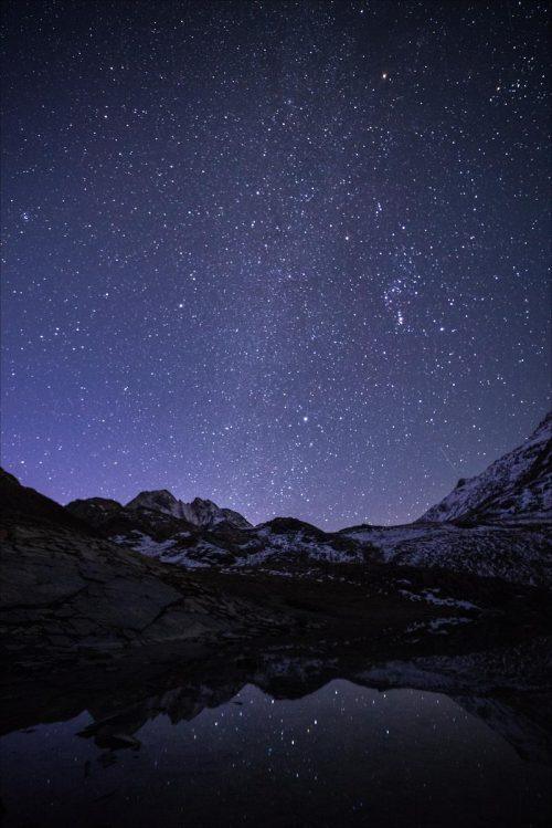 Le lac blanc dans la nuit noire